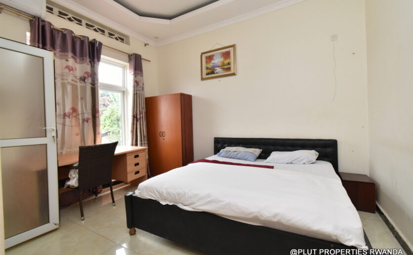 Big house for rent in Nyarutarama Kigali Plut properties (13)