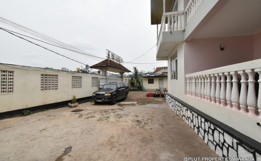 Big house for rent in Nyarutarama Kigali Plut properties (8)