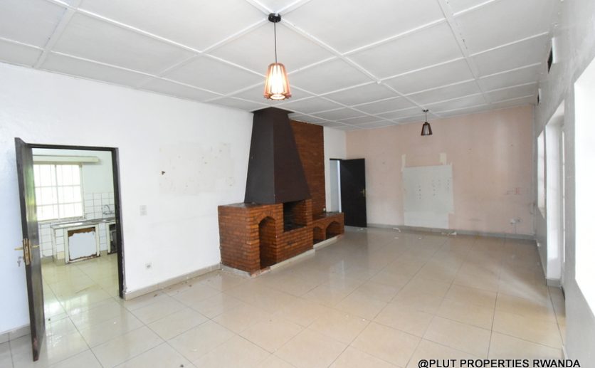House for rent in Kiyovu plut propeeties (4)