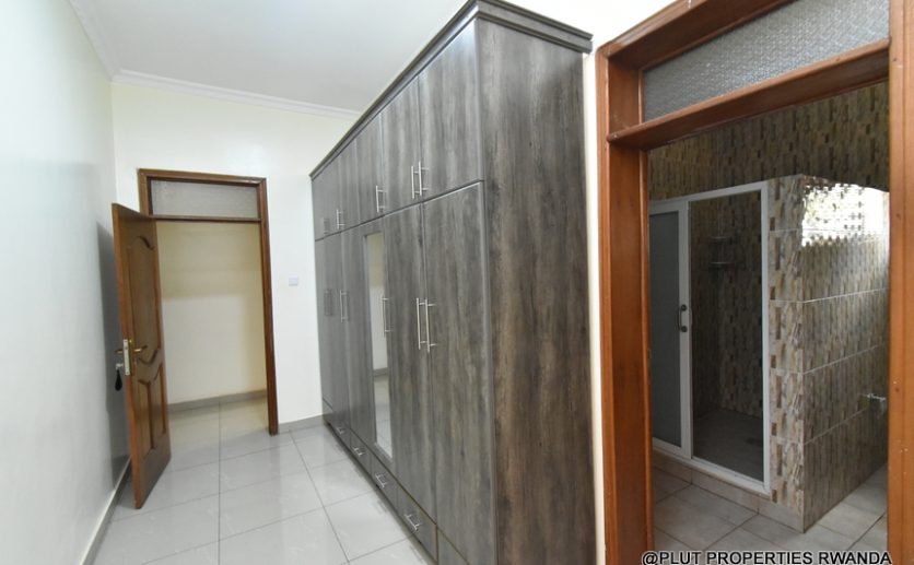 unfurnished house for rent in Kacyiru plut properties (10)