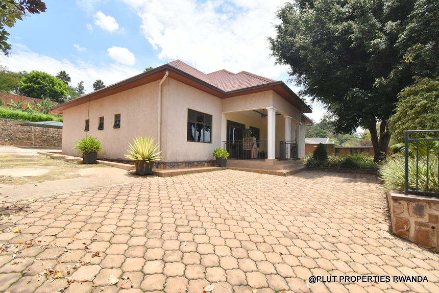 Unfurnished house for rent in Kacyiru