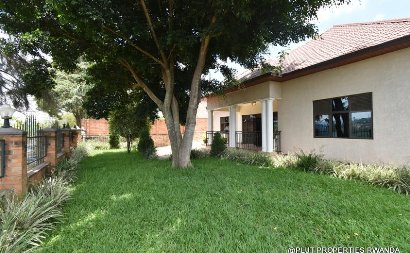 unfurnished house for rent in Kacyiru plut properties (16)