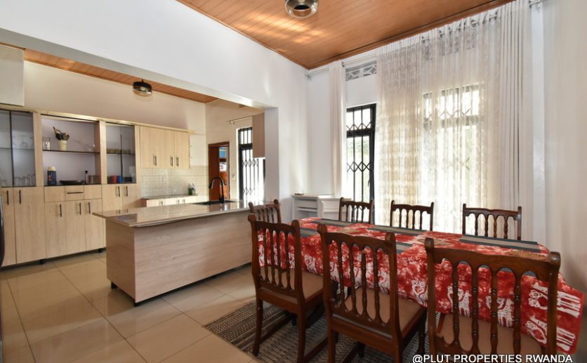 4 bedroom house in Niboyi plut properties (4)