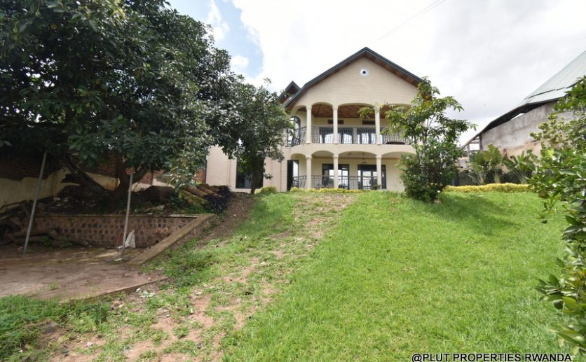 Big house for rent in Nyarutarama plut properties (5)
