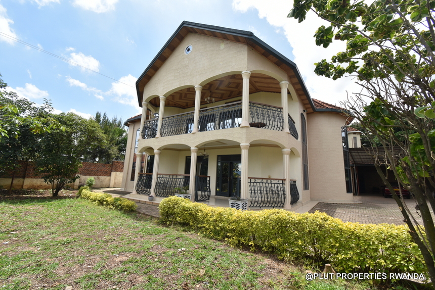 Big house for rent in Nyarutarama