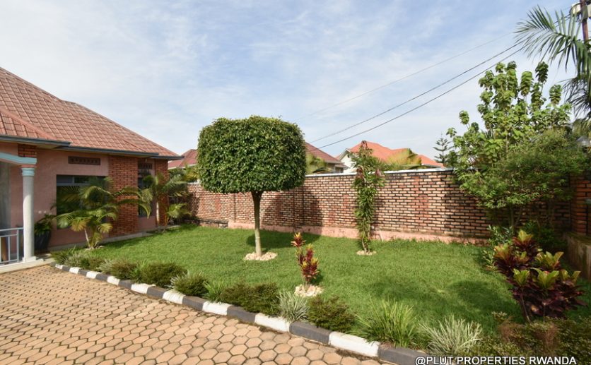 House for rent in Kanombe plut properties (3)