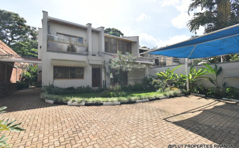 House for rent in Kiyovu plut properties (14)