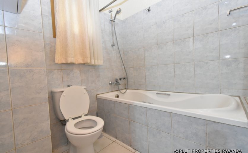 House for rent in Kiyovu plut properties (2)