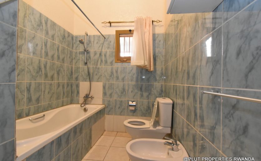 House for rent in Kiyovu plut properties (4)
