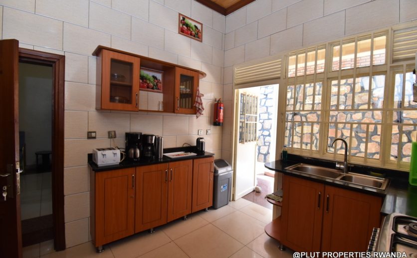 5 bedrooms in Kicukiro for rent plut properties (7)