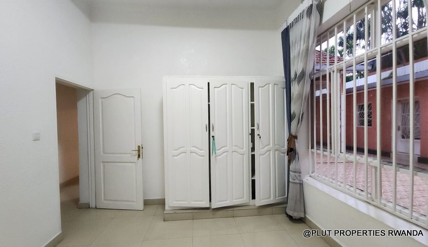 Kiyovu Kigali house for rent plut properties (13)