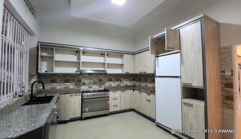 Kiyovu Kigali house for rent plut properties (2)
