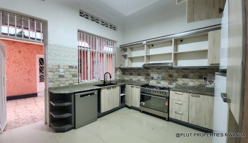 Kiyovu Kigali house for rent plut properties (3)