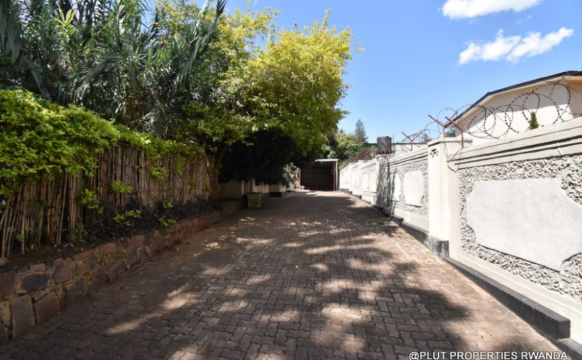 unfurnished house in Kimihurura for rent plut properties (12)