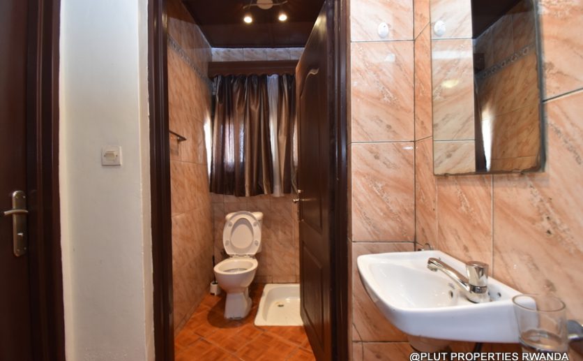 unfurnished house in Kimihurura for rent plut properties (8)