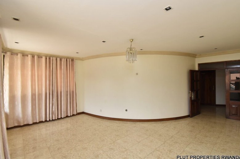 10 Big rooms for rent in Kacyiru.