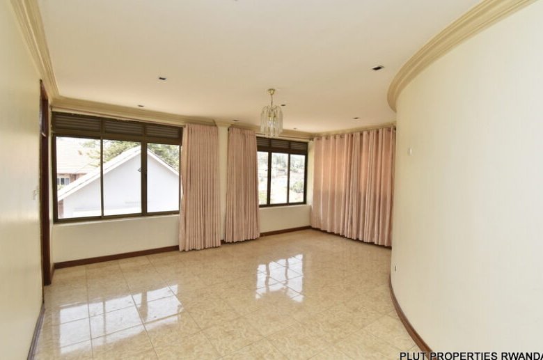 10 Big rooms for rent in Kacyiru.