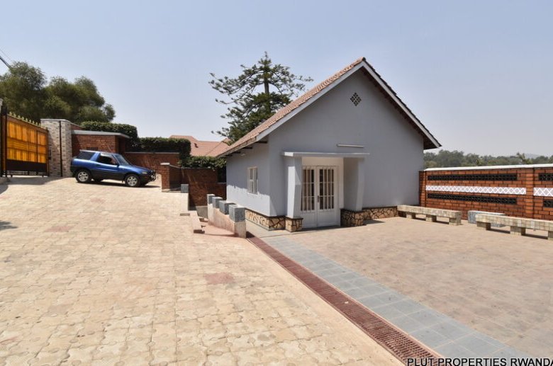 10 Big rooms for rent in Kacyiru.