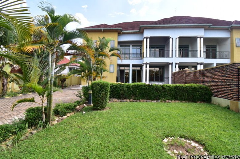 2 houses for sale in Kibagabaga.
