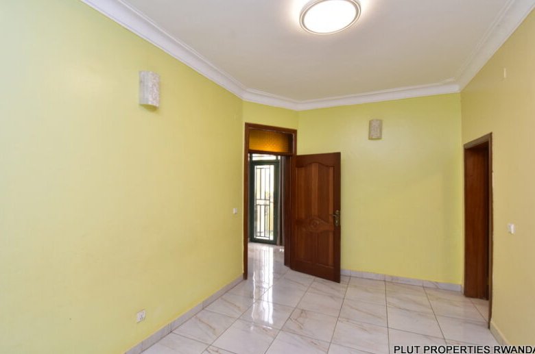 2 houses for sale in Kibagabaga.