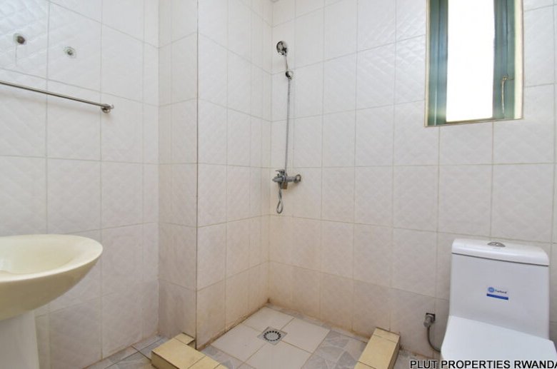 2 houses for sale in Kibagabaga.