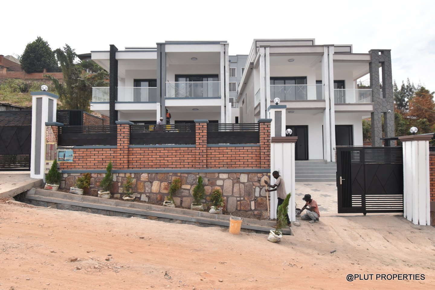 2 modern houses for sale plut properties (2) 2 modern houses for sale