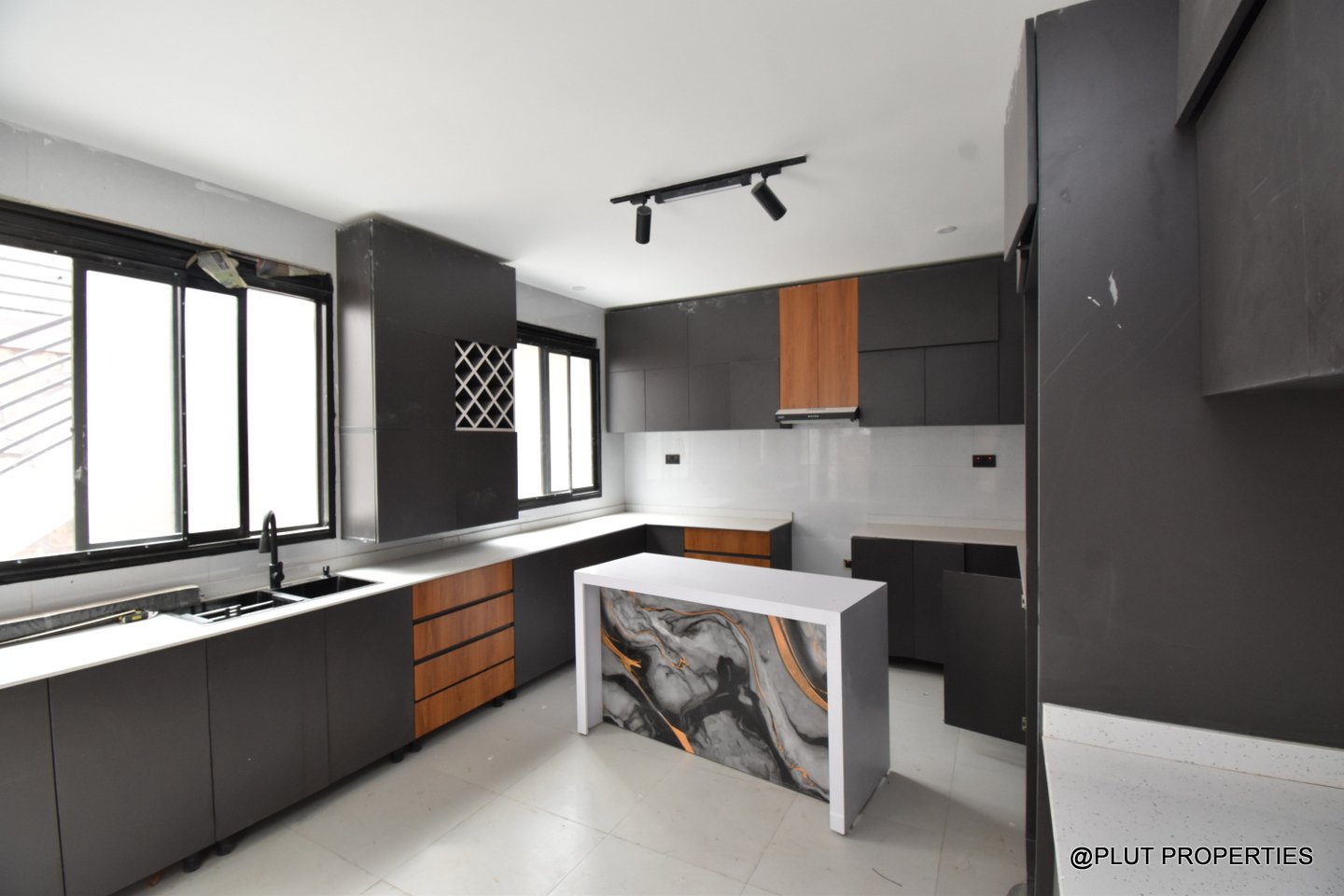 2 modern houses for sale plut properties (9) 2 modern houses for sale