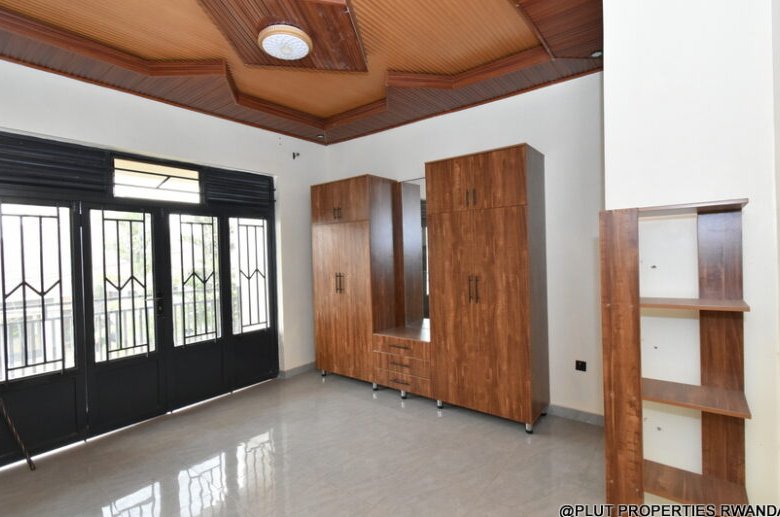 2 storey house for rent