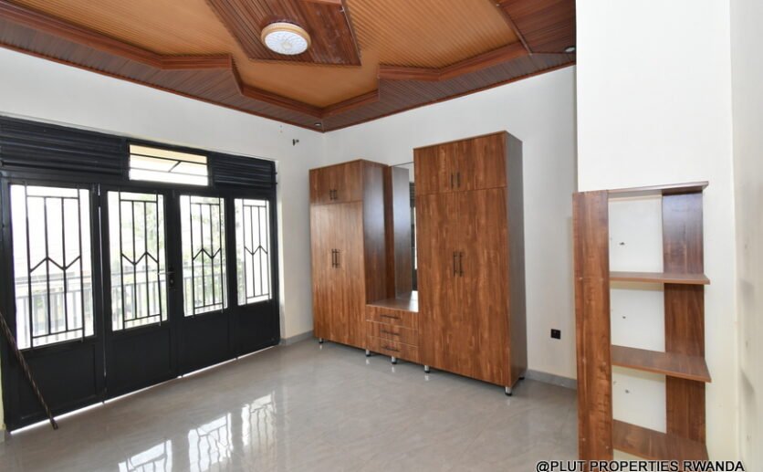 2 storey house for rent