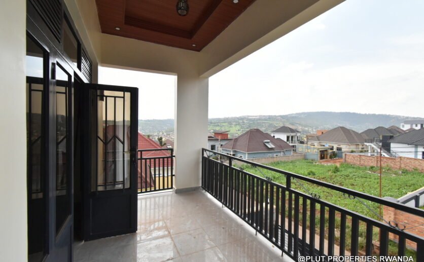 2 storey house for rent