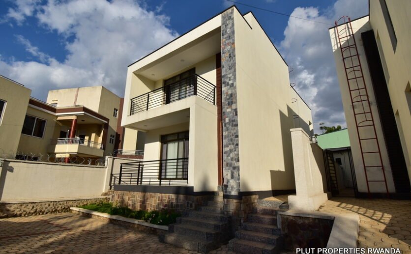 3-bedroom-house-for-rent-in-Kacyiru-plut-properties-17-836×517 3 bedrooms house for Rent in Kacyiru