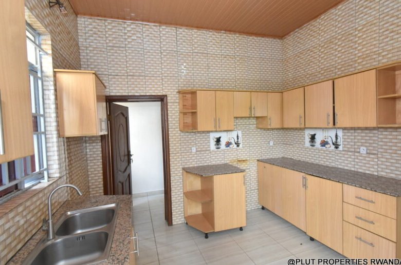 4 bedrooms house for rent in Kicukiro