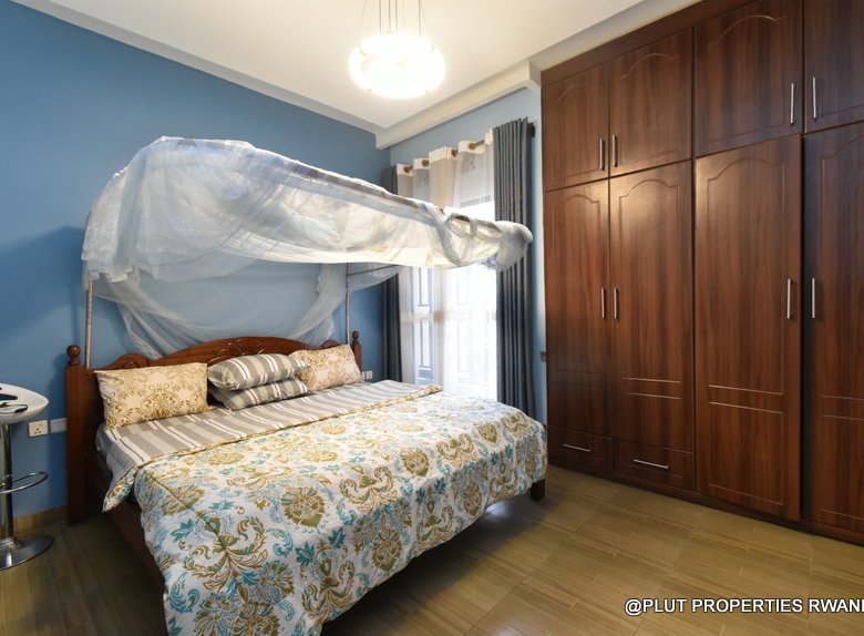 4 spacious bedrooms for rent in Rebero