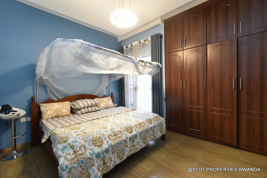 4 spacious bedrooms for rent in Rebero