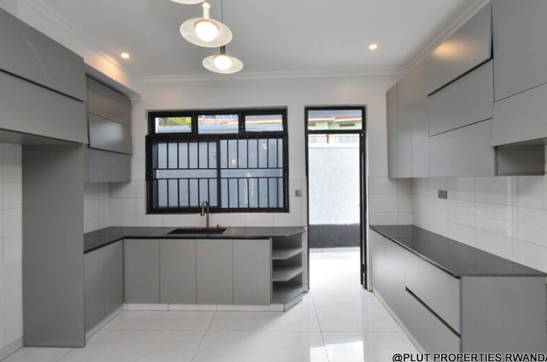 6 bedrooms house for sale in Kibagabaga 