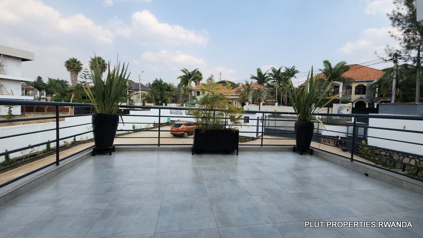 Gacuriro 3 bedrooms apartment for rent