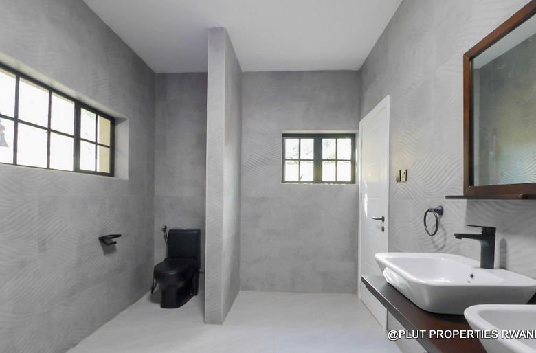 Beautiful 4- Unfurnished Bedrooms in Kiyovu 