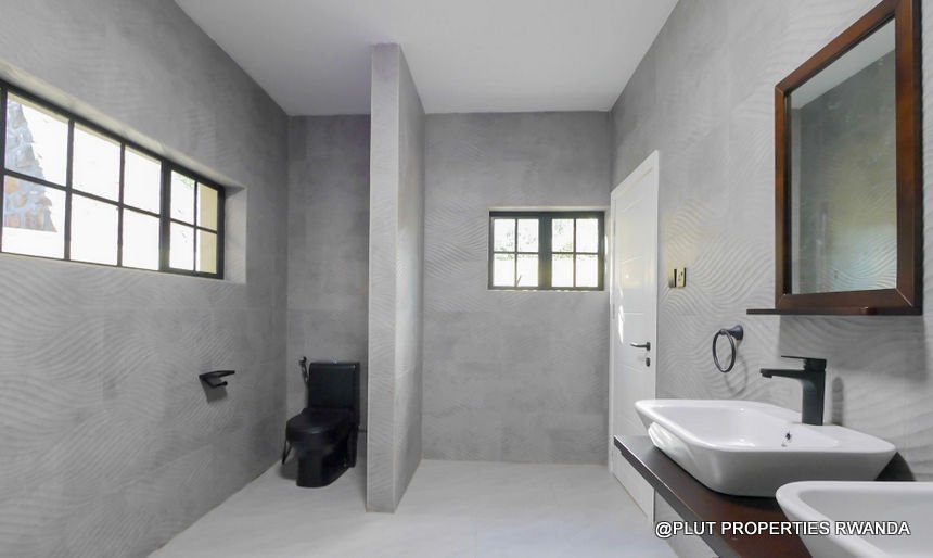 Beautiful 4- Unfurnished Bedrooms in Kiyovu 