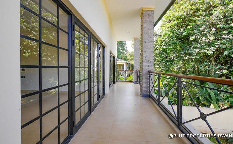 Beautiful 4- Unfurnished Bedrooms in Kiyovu 