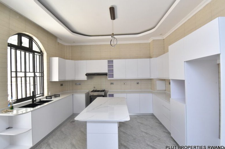 Beautiful house for rent in Kinyinya