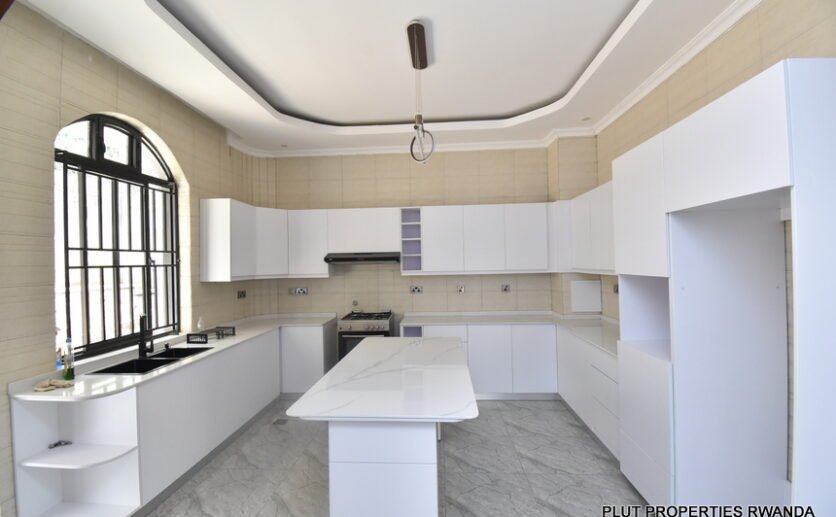 Beautiful house for rent in Kinyinya