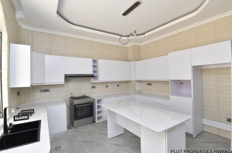 Beautiful house for rent in Kinyinya