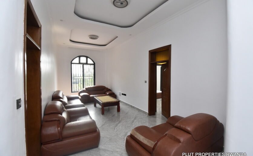 Beautiful house for rent in Kinyinya