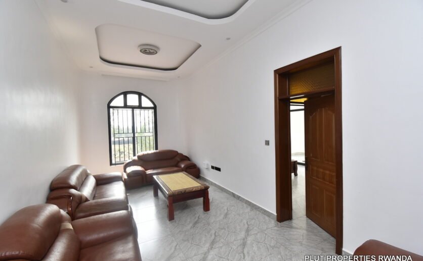 Beautiful house for rent in Kinyinya