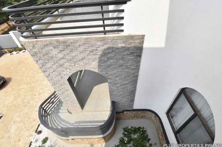 Beautiful house for rent in Kinyinya