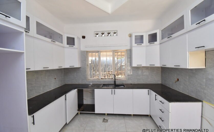 Beautiful house in Kiyovu for rent