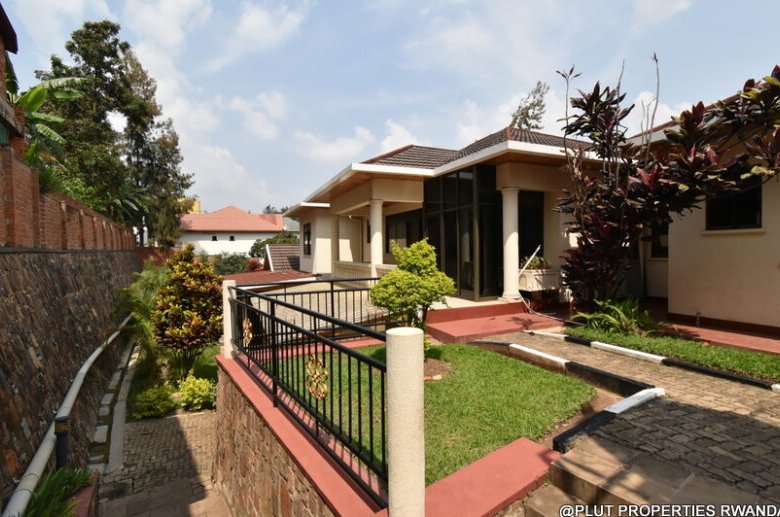 Big house for rent in Nyarutarama