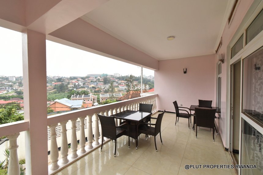 BIG HOUSE FOR RENT IN NYARUTARAMA