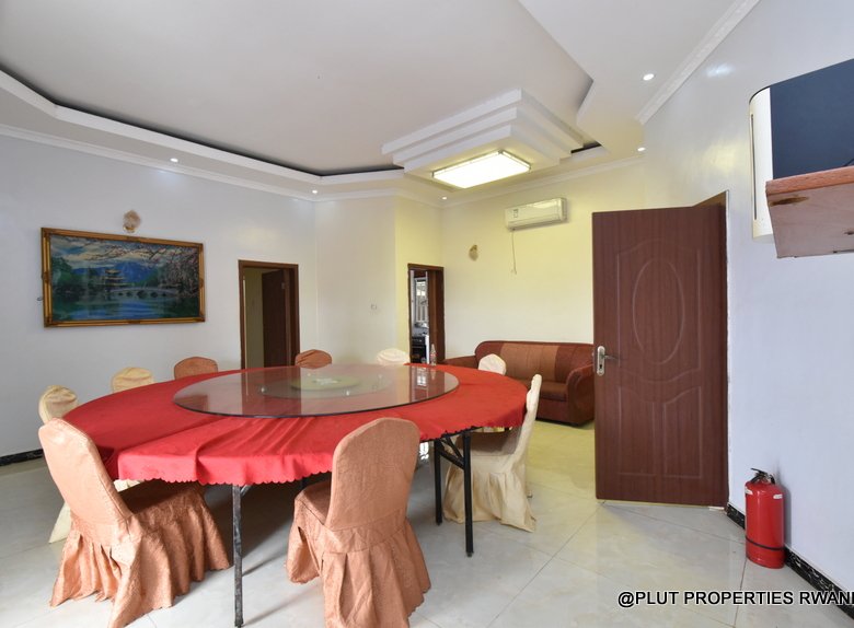 BIG HOUSE FOR RENT IN NYARUTARAMA