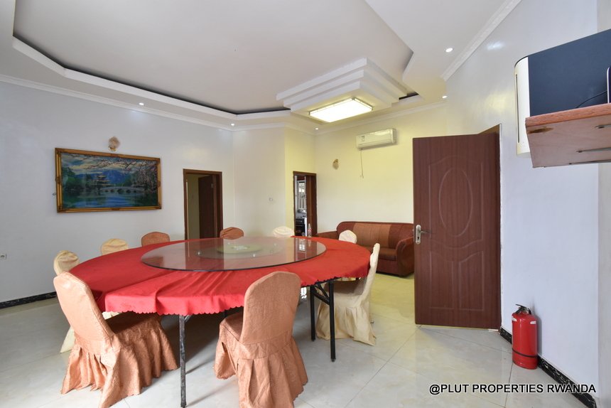 BIG HOUSE FOR RENT IN NYARUTARAMA